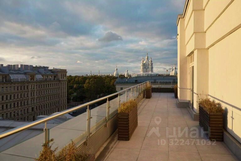 Продажа 3-комн квартиры на вторичном рынке Смольный проспект, 17