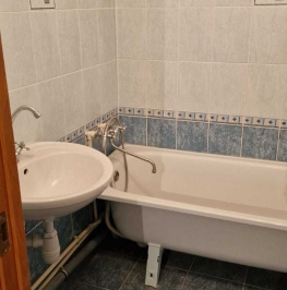 Продажа 2-комн квартиры на вторичном рынке улица Михаила Кутузова,  д. 3