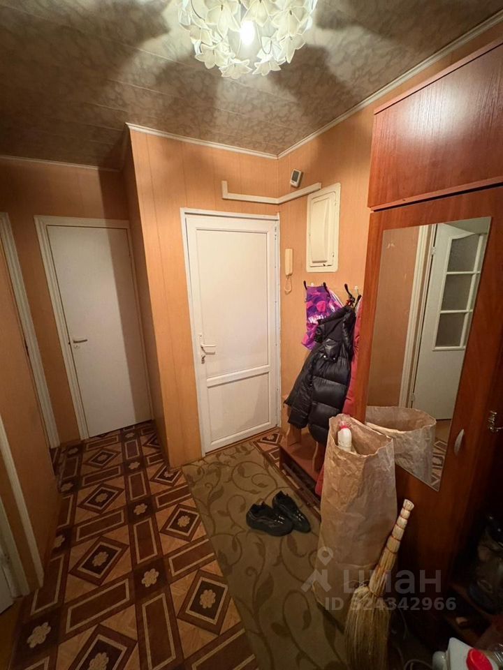Продажа 2-комн квартиры на вторичном рынке Кириши, улица Мира, 10