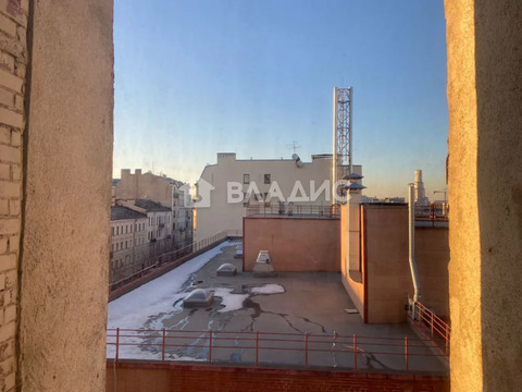 3-комн квартира Макаренко пер.,  д. 14