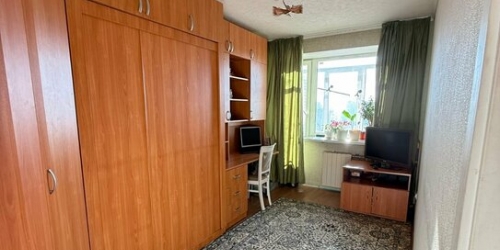 4-комн квартира улица Чекистов,  д. 22