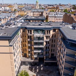 Продажа 2-комн квартиры на вторичном рынке 10-11-я линии В.О.,  д. 56