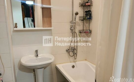 Продажа 1-комн квартиры на вторичном рынке Идрицкая ул,  д. 5 к3