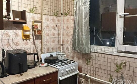 Продажа 1-комн квартиры на вторичном рынке Аэродромная улица,  д. 21