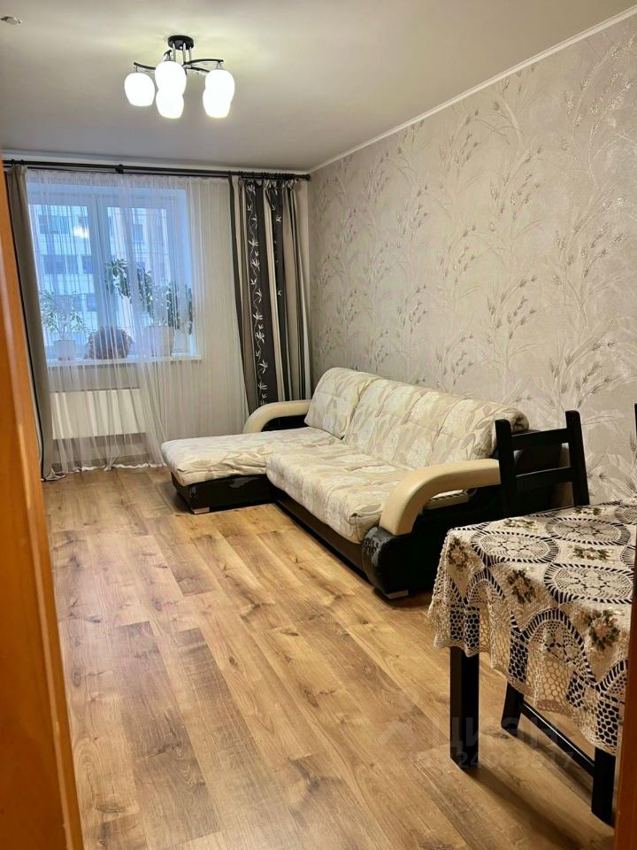 Продажа 3-комн квартиры на вторичном рынке Красное Село, улица Освобождения, 21