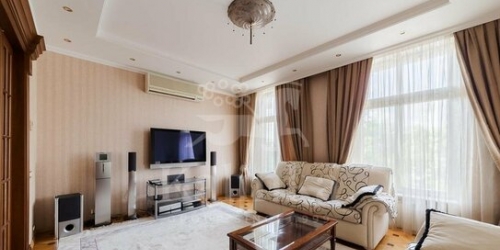5-комн квартира Левшинский Б. пер,  д. 11