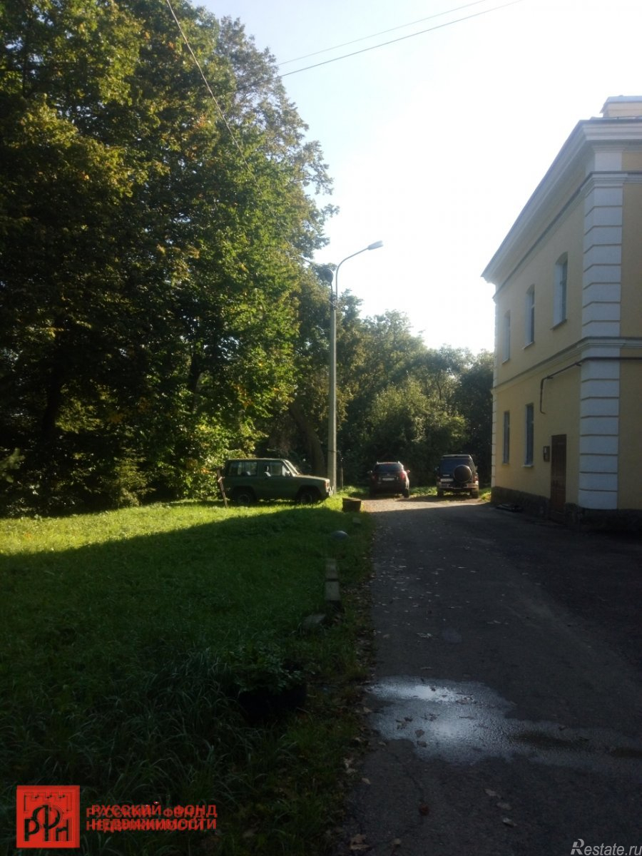 Продажа 3-комн квартиры на вторичном рынке Петергоф г., Собственный просп.,  д. 5