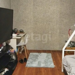 Продажа 2-комн квартиры на вторичном рынке Мирный, Комсомольская улица,  д. 12