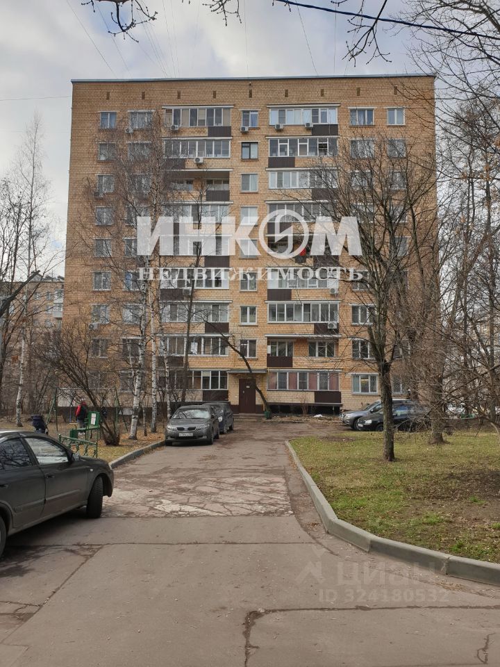 Продажа 2-комн квартиры на вторичном рынке улица Чистова, 4А