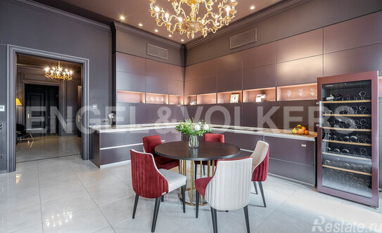 Продажа 5-комн квартиры на вторичном рынке Крестовский проспект,  д. 12