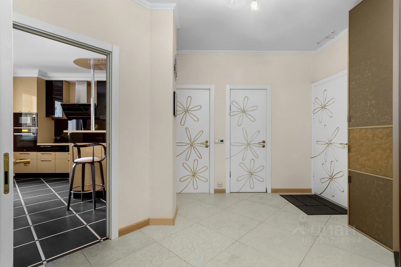 Продажа 3-комн квартиры на вторичном рынке Ново-Александровская улица, 14