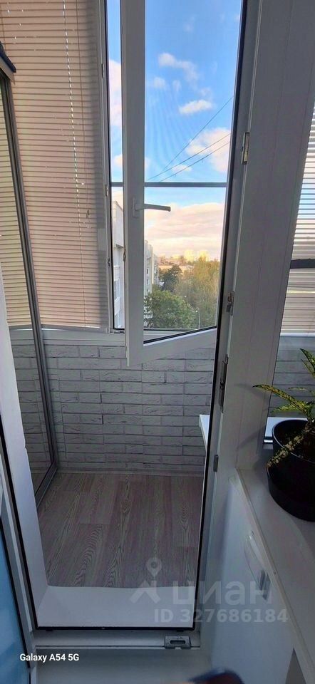 Продажа 3-комн квартиры на вторичном рынке Варшавская улица, 124