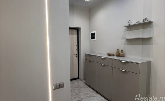 Продажа 4-комн квартиры на вторичном рынке Обуховской обороны пр-кт,  д. 70 к4 с1