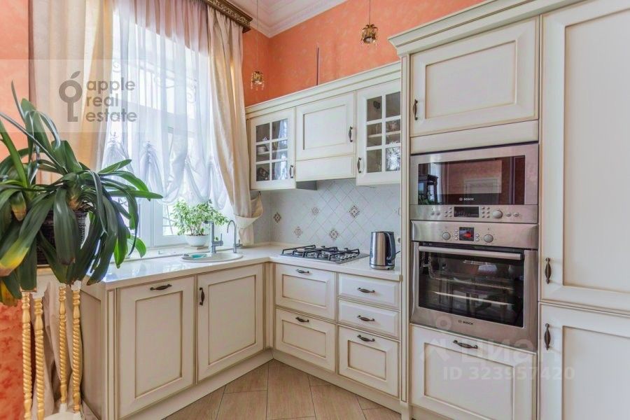Продажа 4-комн квартиры на вторичном рынке Чистопрудный бульвар, 23С1