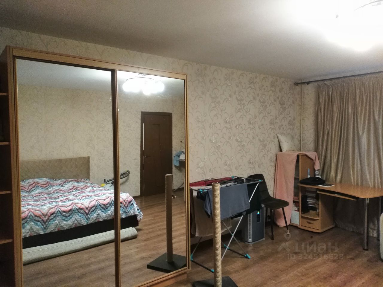 Продажа 3-комн квартиры на вторичном рынке улица Генерала Симоняка, 4к4