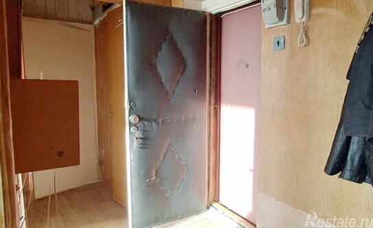 Продажа 2-комн квартиры на вторичном рынке ул Чекистов,  д. 42