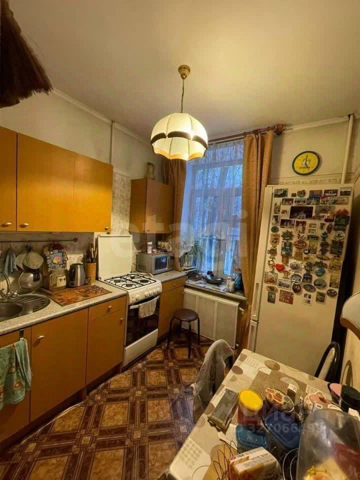 Продажа 2-комн квартиры на вторичном рынке улица Кубинка, 14