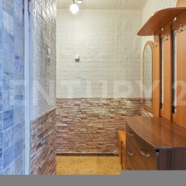 Продажа 1-комн квартиры на вторичном рынке улица Шкапина,  д. 15 с1