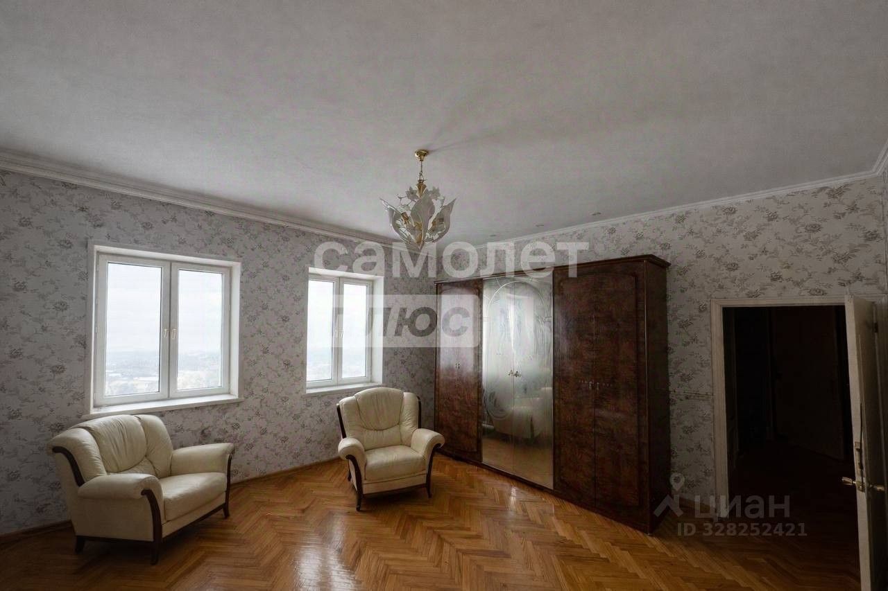 Продажа 2-комн квартиры на вторичном рынке улица Павла Андреева, 28К4