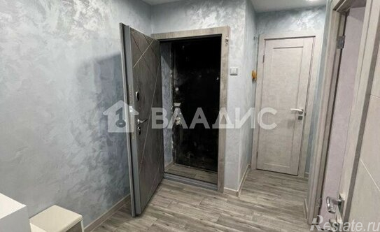 Продажа 2-комн квартиры на вторичном рынке Красногвардейский бульвар,  д. 15 с1