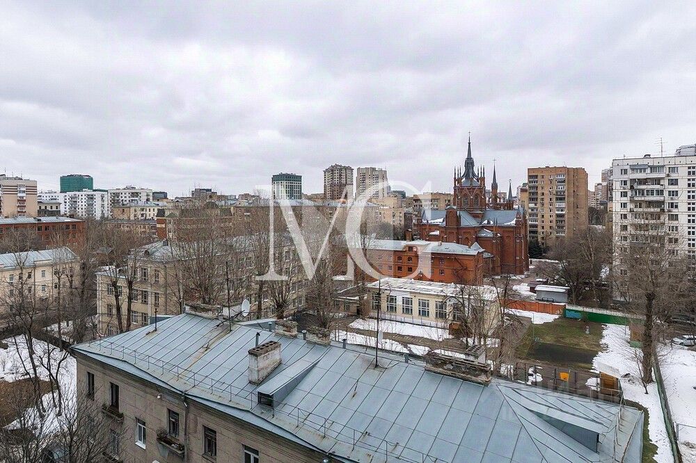 Продажа 3-комн квартиры на вторичном рынке улица Климашкина, 17С2
