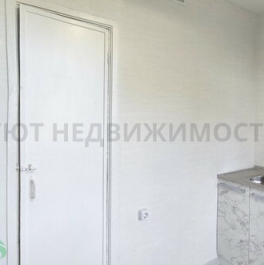 Продажа 1-комн квартиры на вторичном рынке Красная горка, Комсомольская улица,  д. 4