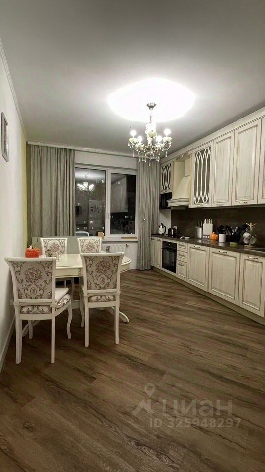 Продажа 3-комн квартиры на вторичном рынке Комендантский проспект, 66к1