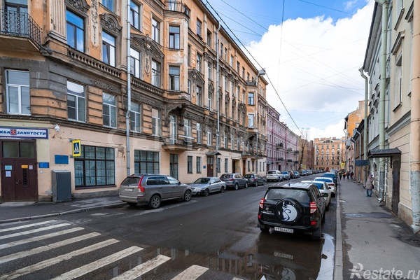 Продажа 2-комн квартиры на вторичном рынке Лабутина ул,  д. 30