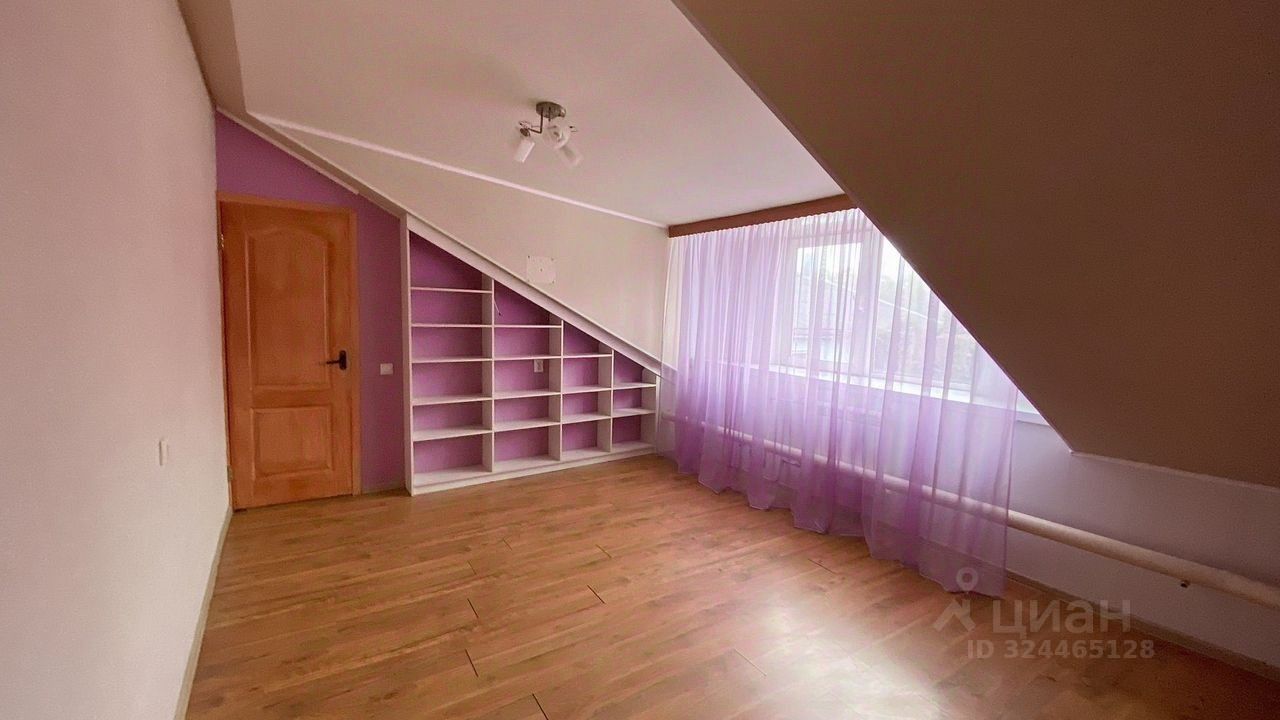 Продажа 2-комн квартиры на вторичном рынке Шлиссельбург, улица Жука, 1