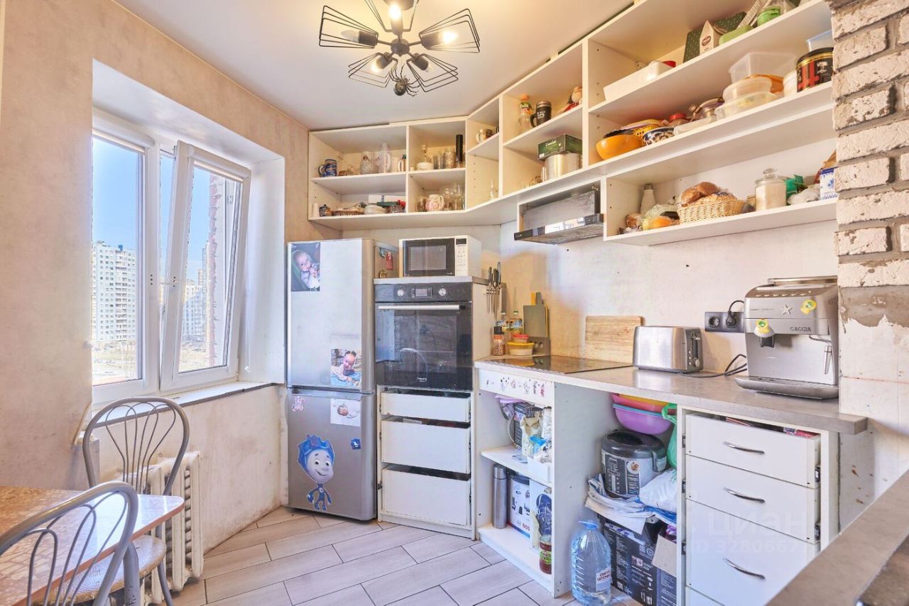 Продажа 3-комн квартиры на вторичном рынке проспект Кузнецова, 17