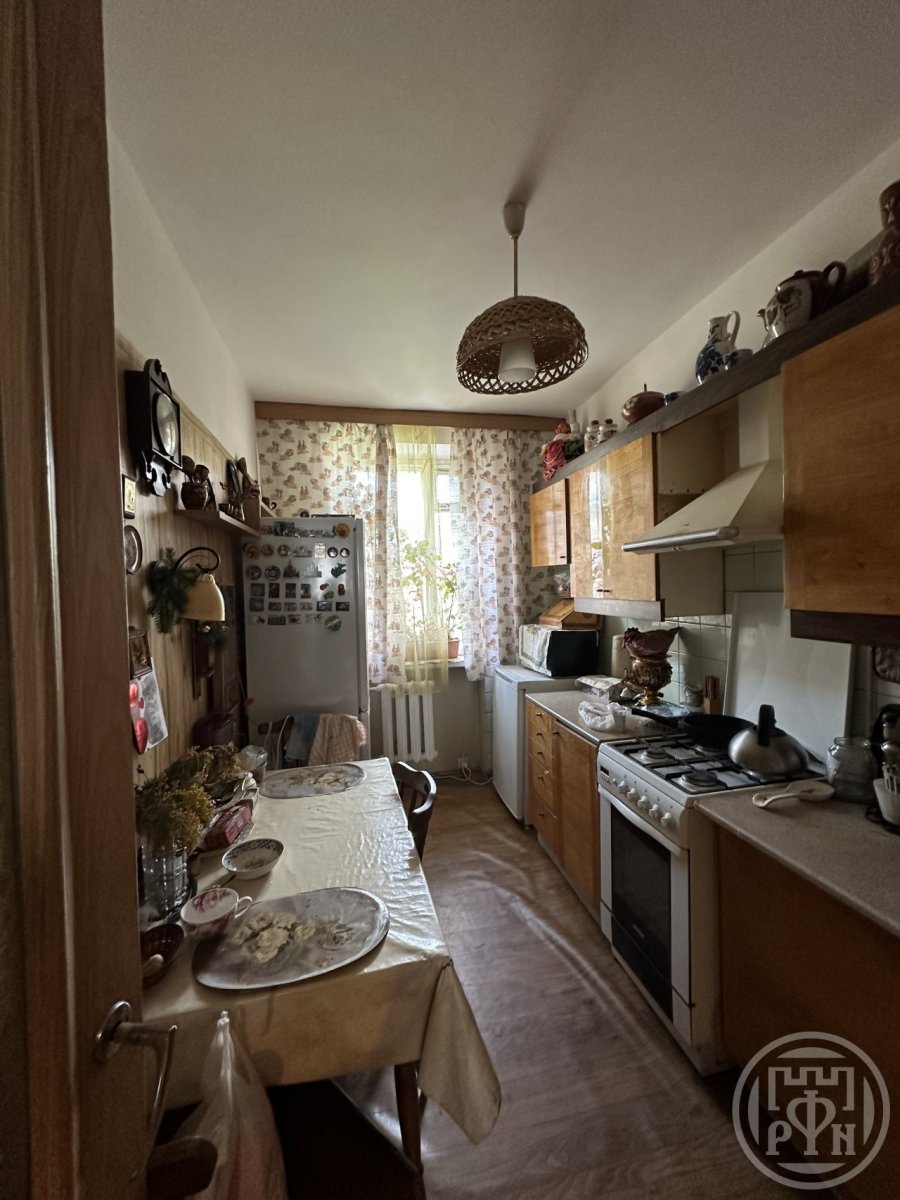Продажа 4-комн квартиры на вторичном рынке Карташихина ул. ,  д. 2/13