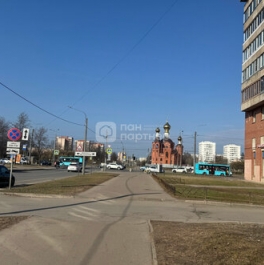 Продажа 3-комн квартиры на вторичном рынке Добровольцев ул,  д. 38