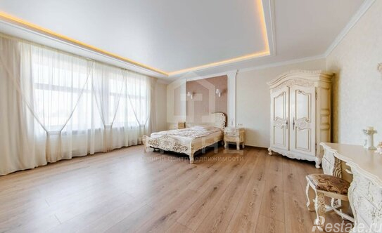 Продажа 3-комн квартиры на вторичном рынке ул Наличная,  д. 26,  к. 7