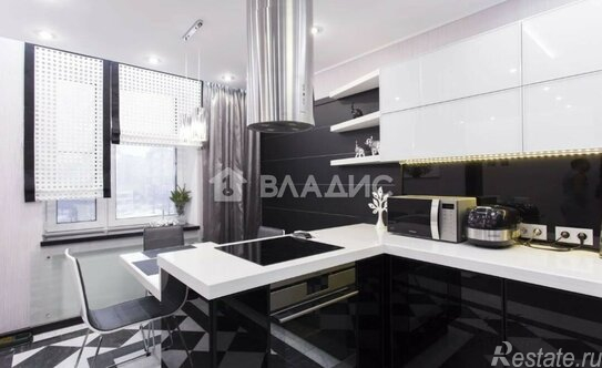 Продажа 5-комн квартиры на вторичном рынке ул Шкиперский проток,  д. 20