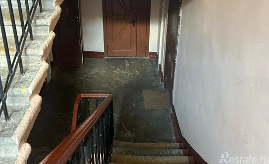 Продажа 5-комн квартиры на вторичном рынке Спасский пер,  д. 10