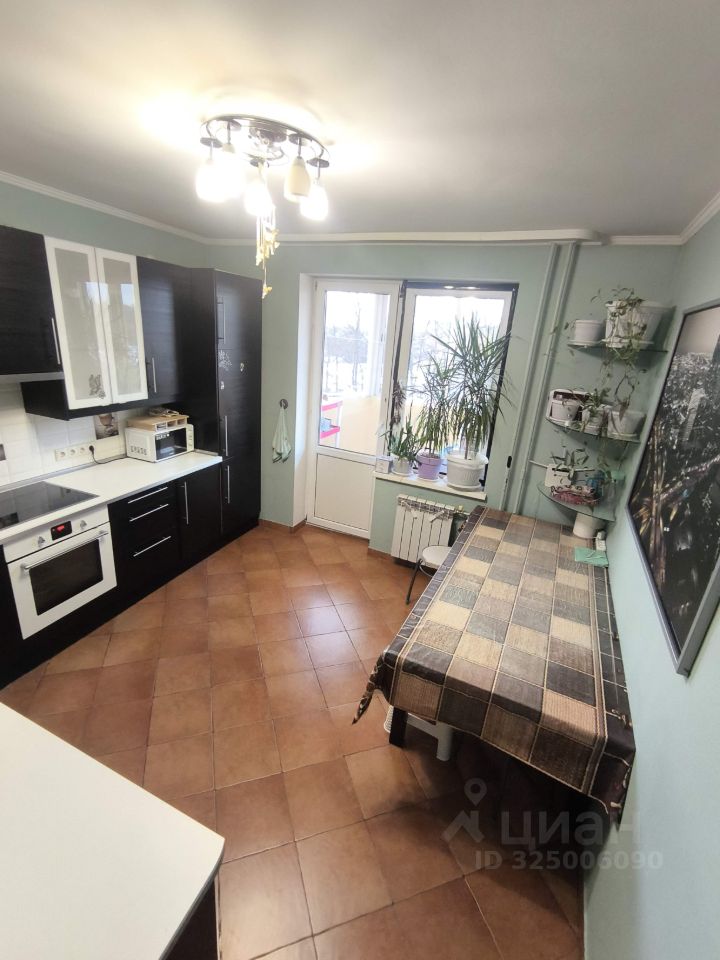 Продажа 2-комн квартиры на вторичном рынке Сходня мкр, улица Ленинградская, 3к1