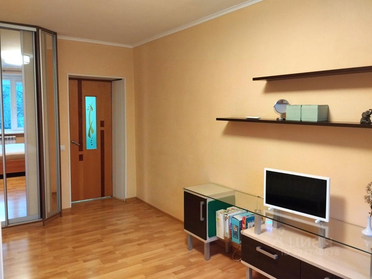 Продажа 3-комн квартиры на вторичном рынке Снежная улица, 14К1