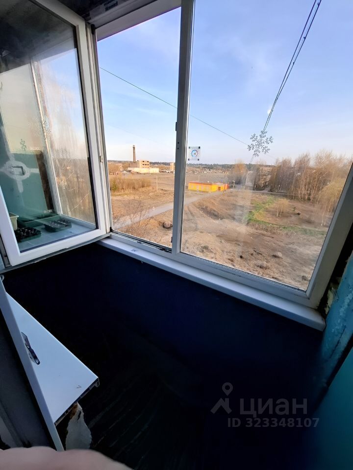 Продажа 3-комн квартиры на вторичном рынке пос. Елизаветино, площадь Дружбы, 14