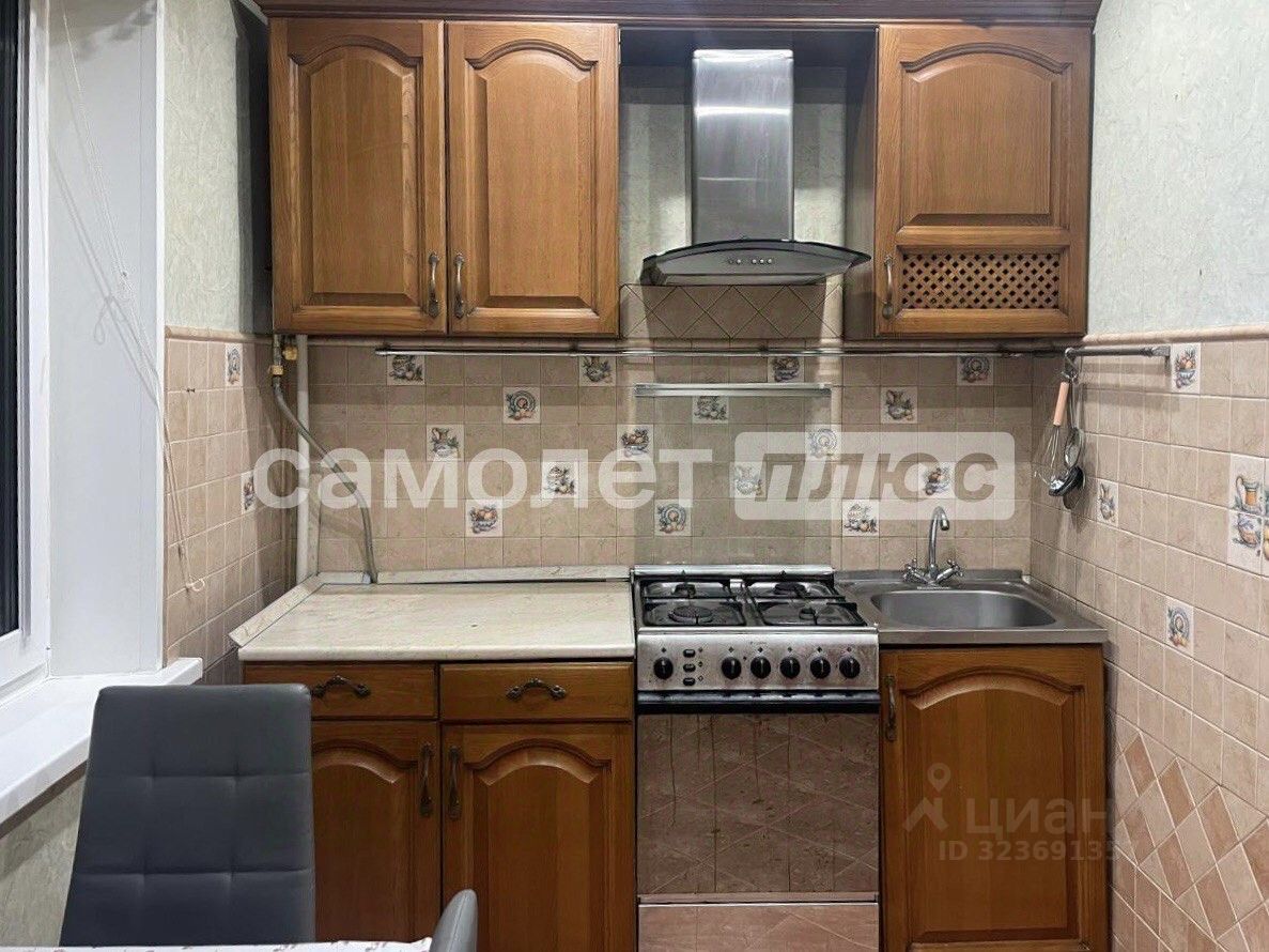 Аренда 3-комн квартиры на вторичном рынке Кировоградская улица, 44К1