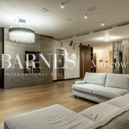 Продажа 4-комн квартиры на вторичном рынке Хилков переулок,  д. 1