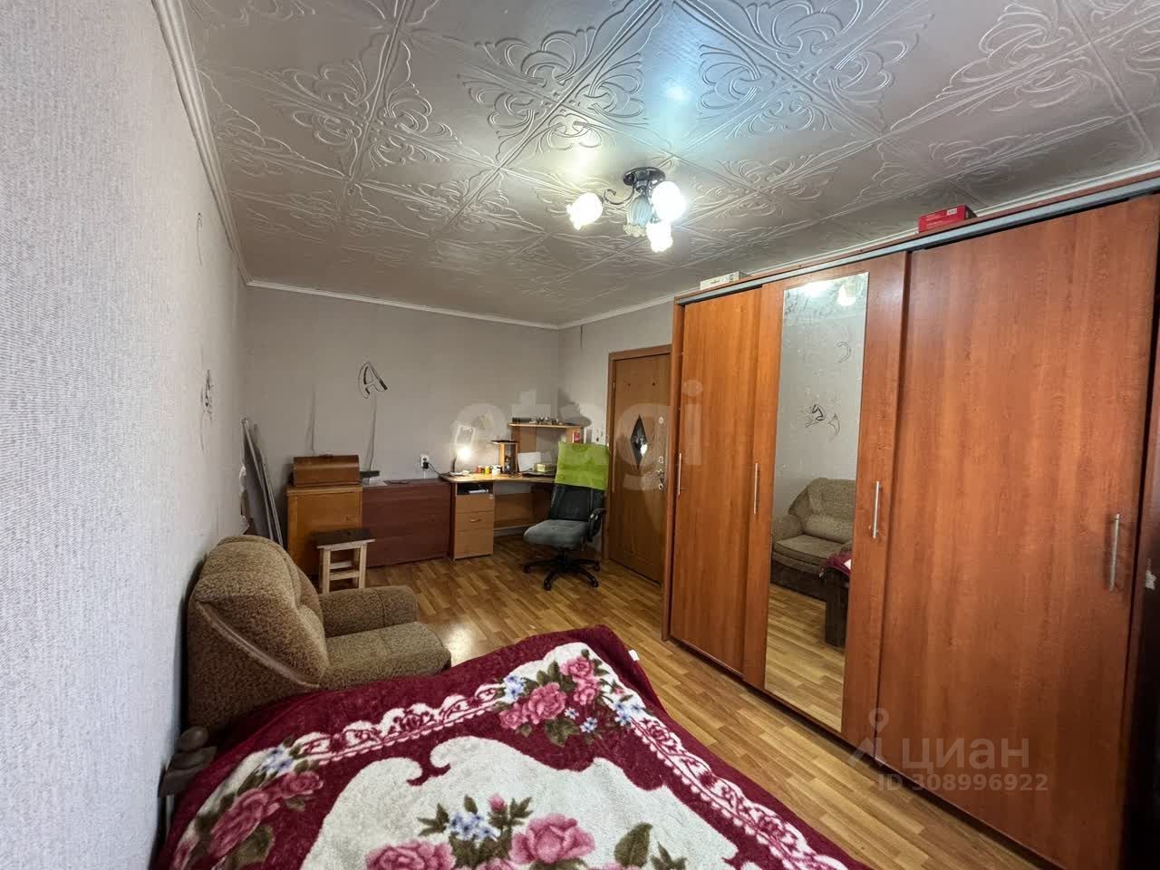 Продажа 1-комн квартиры на вторичном рынке пос. Глажево, 9