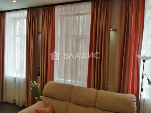 Продажа 3-комн квартиры на вторичном рынке Большая Московская улица,  д. 15