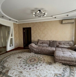 Продажа 2-комн квартиры на вторичном рынке улица Академика Виноградова,  д. 1