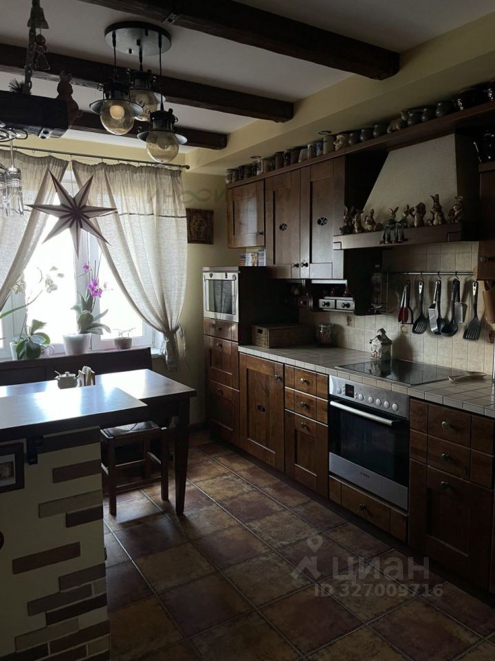 Продажа 3-комн квартиры на вторичном рынке пос. Совхоза имени Ленина, 17к3