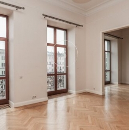 Аренда 4-комн квартиры на вторичном рынке Тверской бульвар,  д. 9