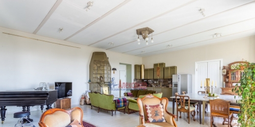 6-комн квартира Кронверкский просп.,  д. 23