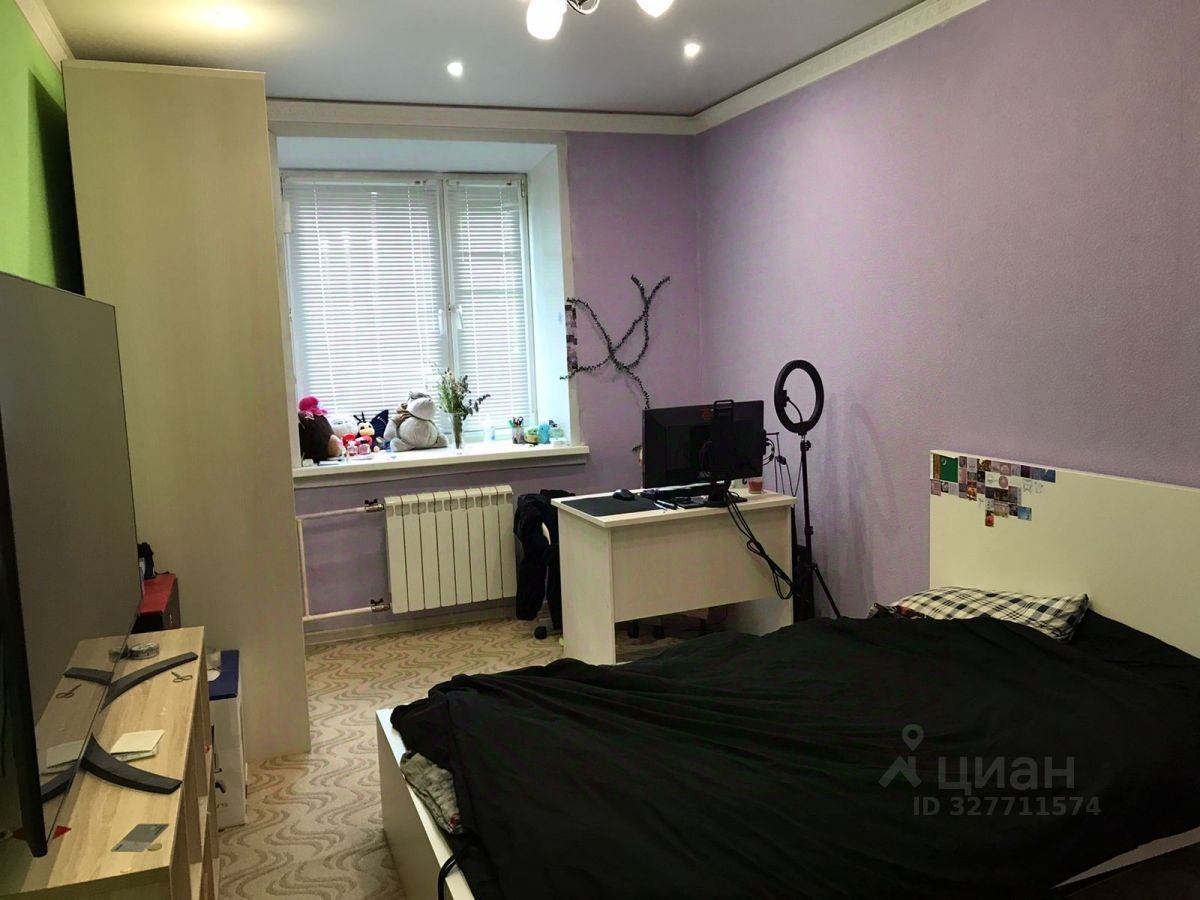 Продажа 4-комн квартиры на вторичном рынке Подольск, Колхозная улица, 18
