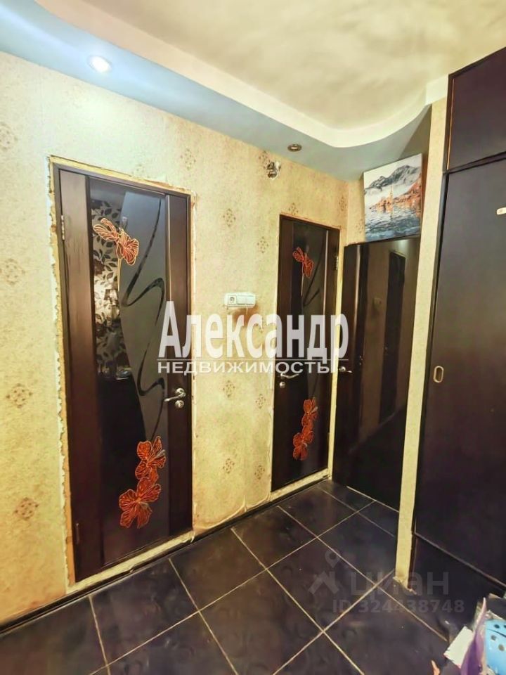 Продажа 2-комн квартиры на вторичном рынке улица Савушкина, 130К1
