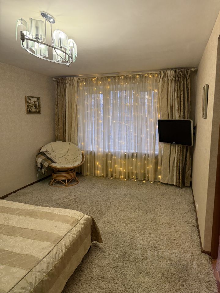 Продажа 1-комн квартиры на вторичном рынке Нахимовский проспект, 16