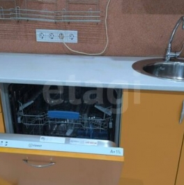 Продажа 2-комн квартиры на вторичном рынке Орджоникидзе ул,  д. 52